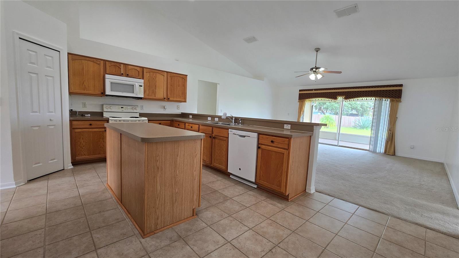 HATCHWOOD ESTATES - Residential Lease