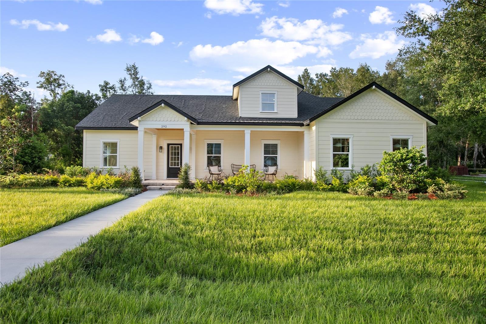 292 W DELAWARE AVENUE