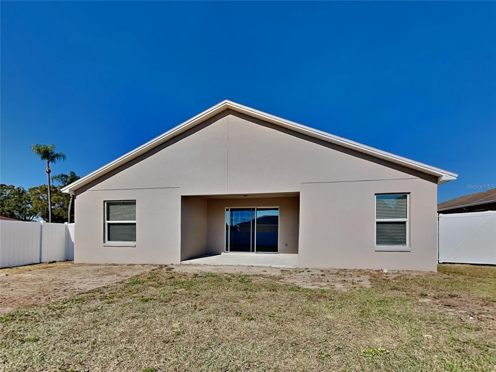 ELOISE WOODS LAKE MARIAM UNIT - Residential Lease