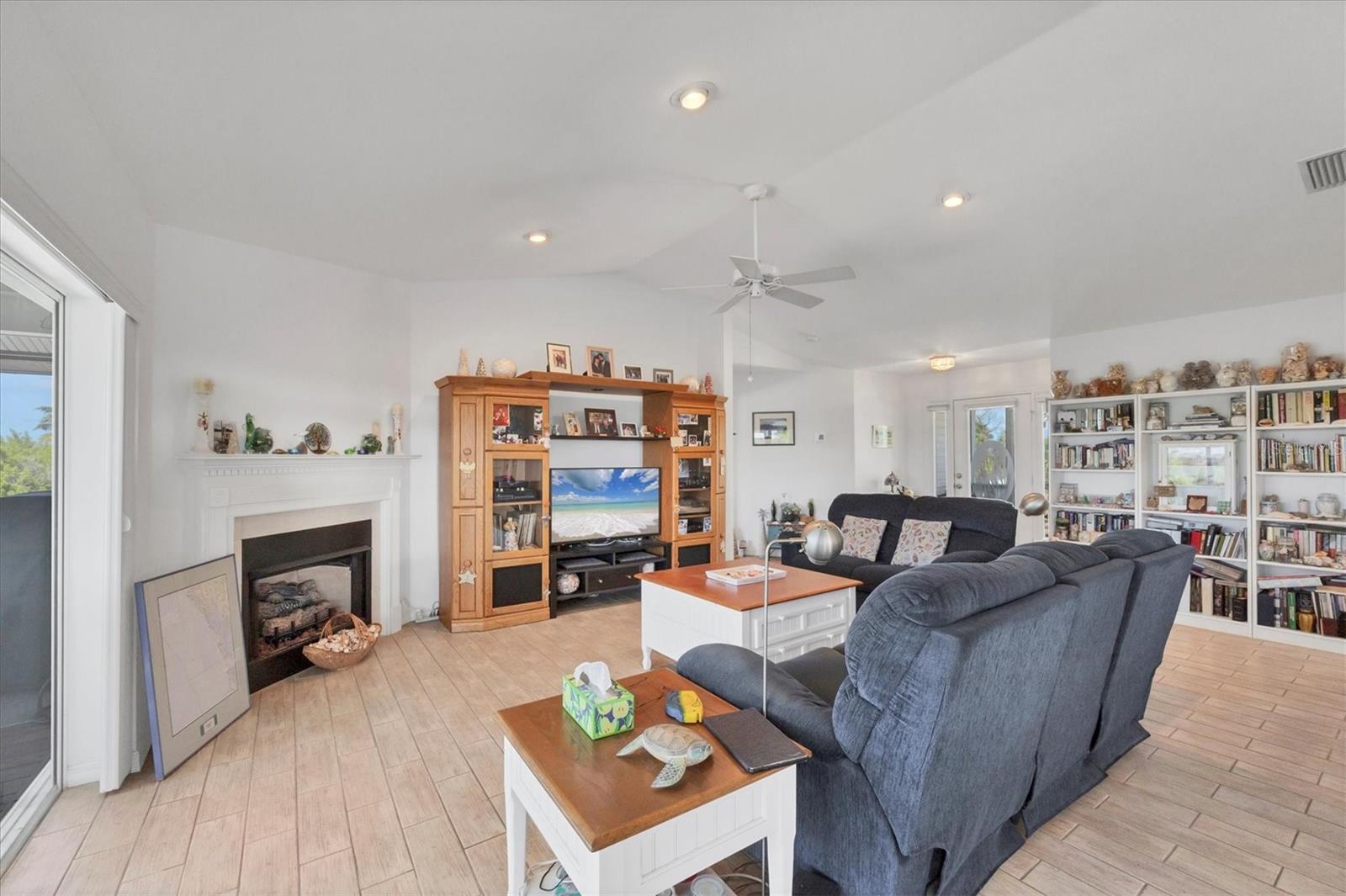 PALM ISLAND ESTATES UN 4 - Residential