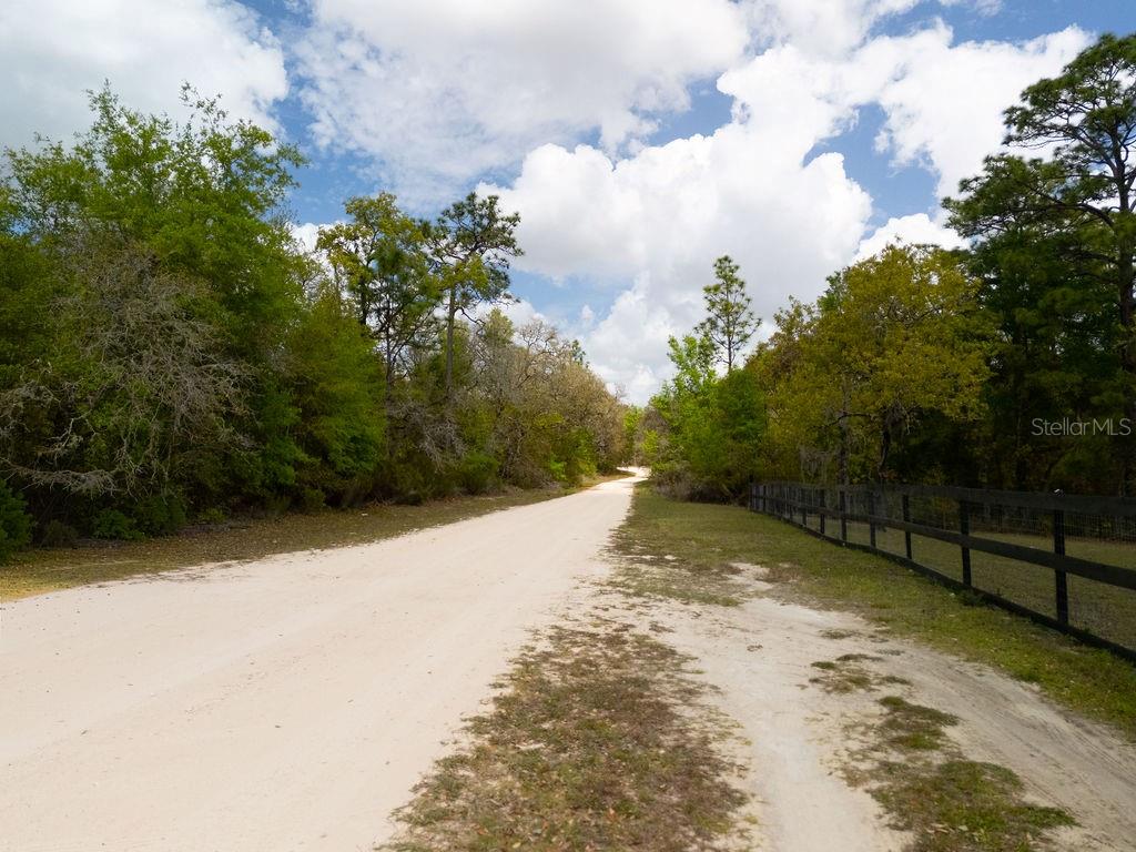 NORTH SOUTH ESTATE - Land