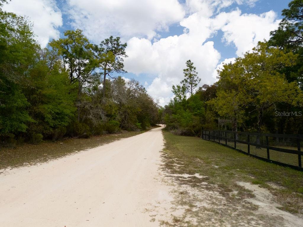 NORTH SOUTH ESTATE - Land