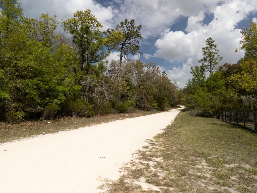 NORTH SOUTH ESTATE - Land