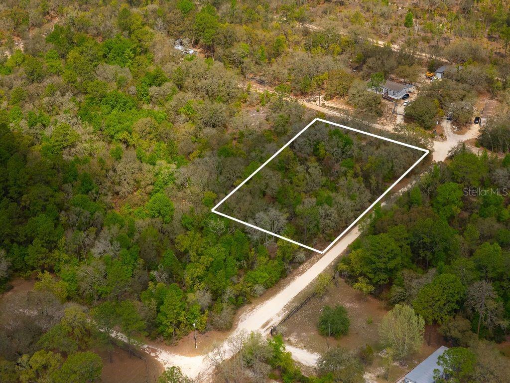 NORTH SOUTH ESTATE - Land