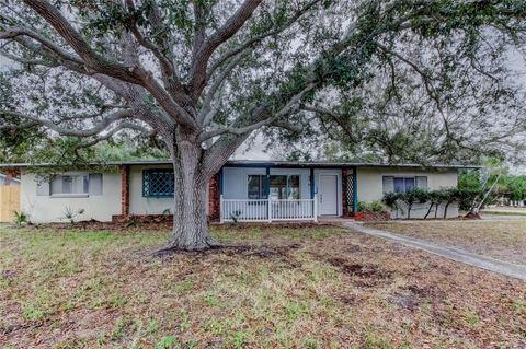 Photo of 1000 39th Avenue NE, St Petersburg, FL 33703 (MLS # TB8471182)