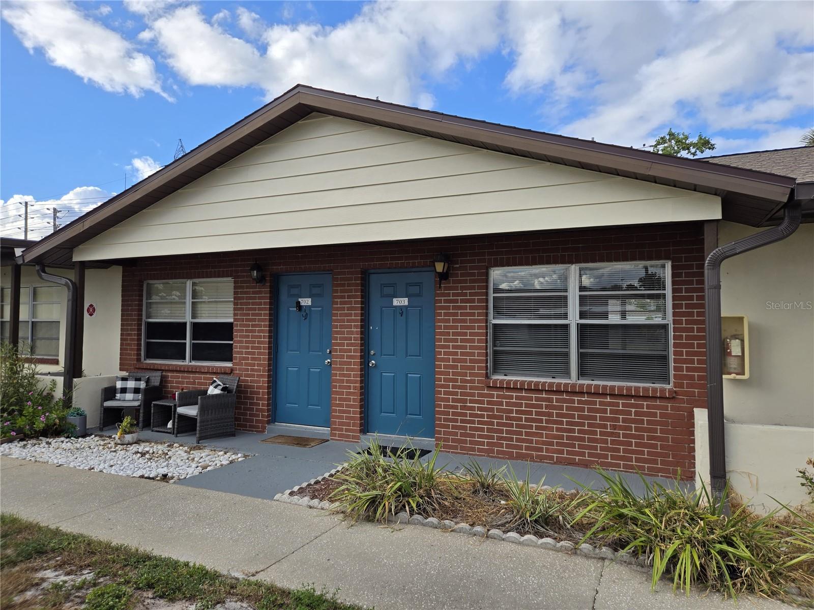 HILL CREST VILLAS - Residential Lease