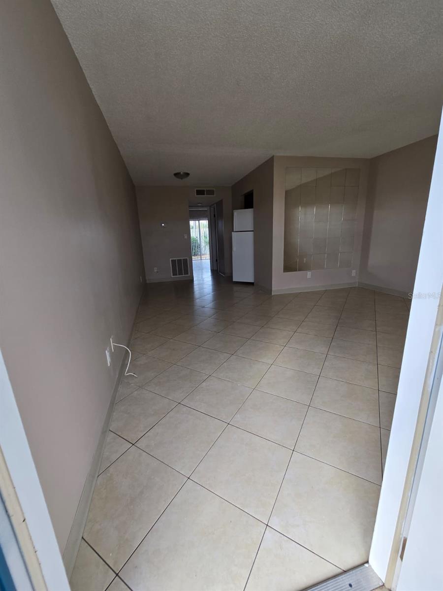 HILL CREST VILLAS - Residential Lease