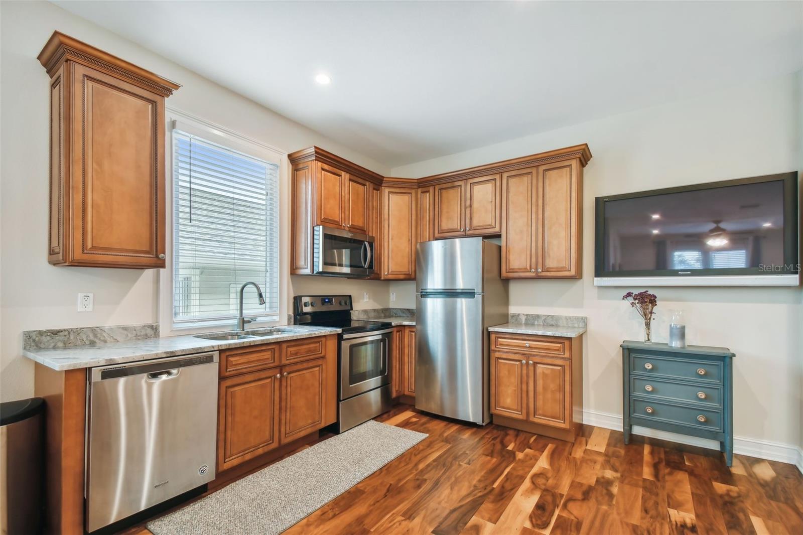 BAY SHORE REV - Residential