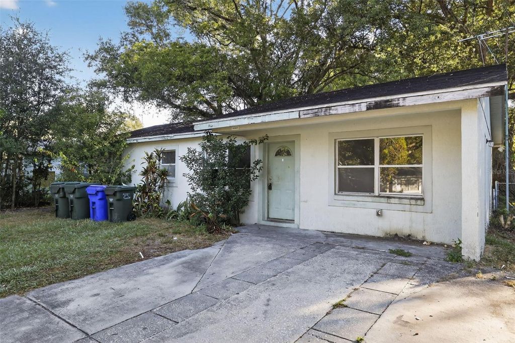 Photo of 1634 S Warren Avenue, Lakeland, FL 33803 (MLS # O6359506)