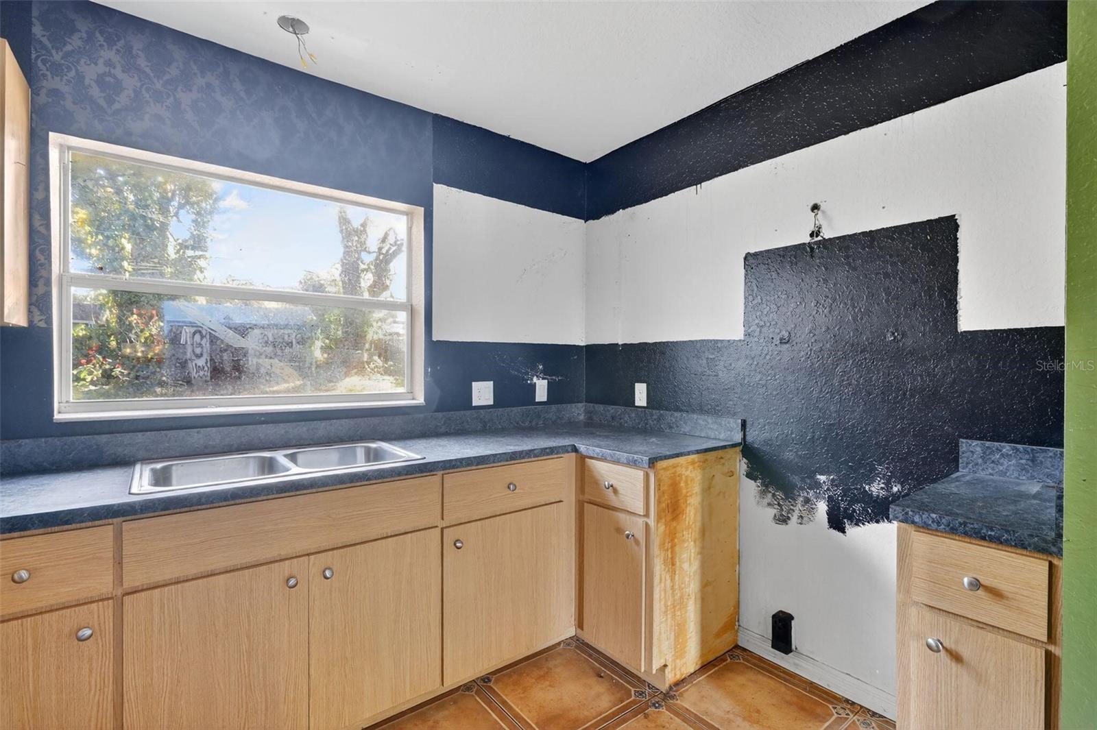 CAMPHOR HEIGHTS - Residential