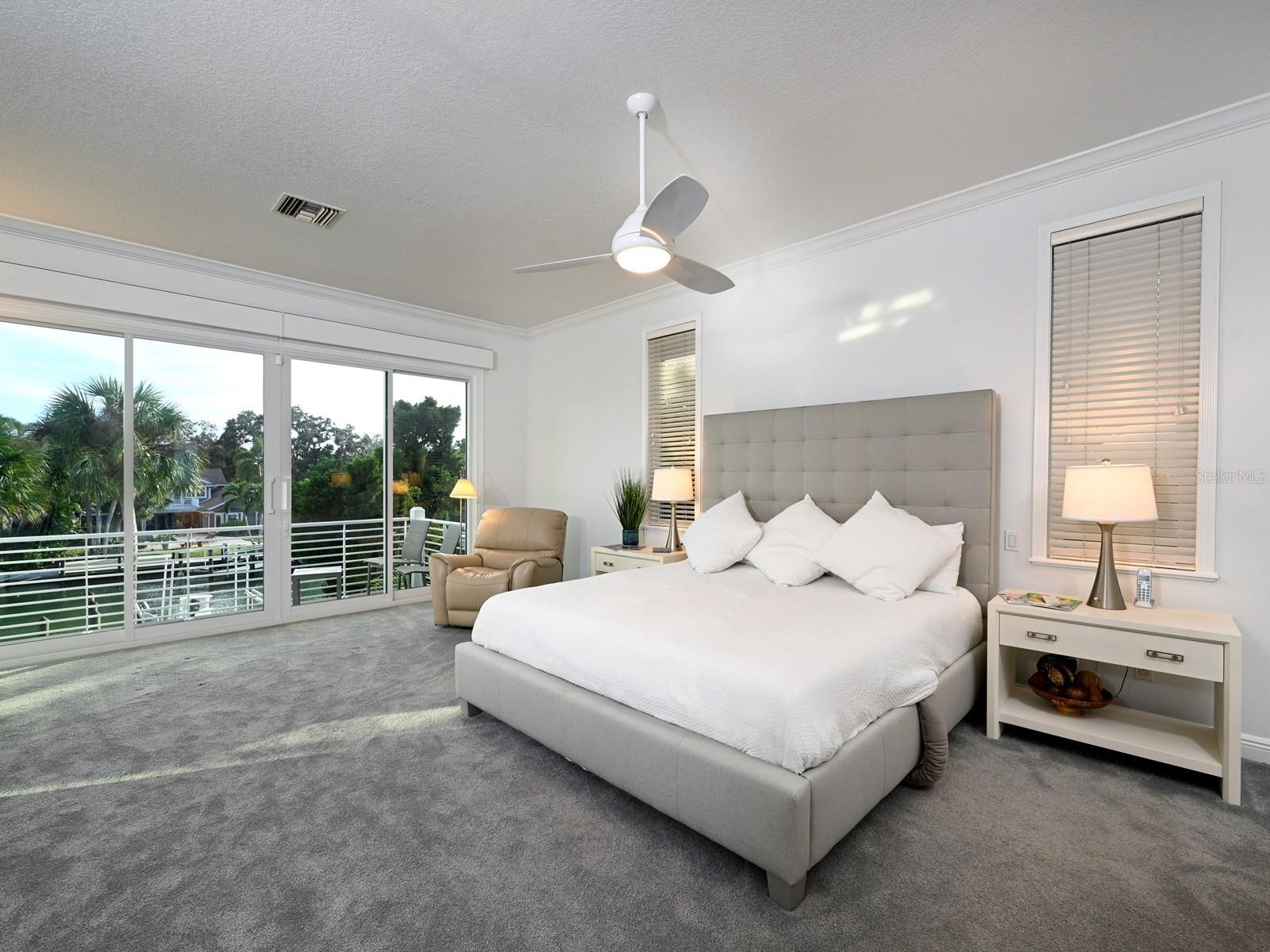 BAY ISLAND SHORES - Residential