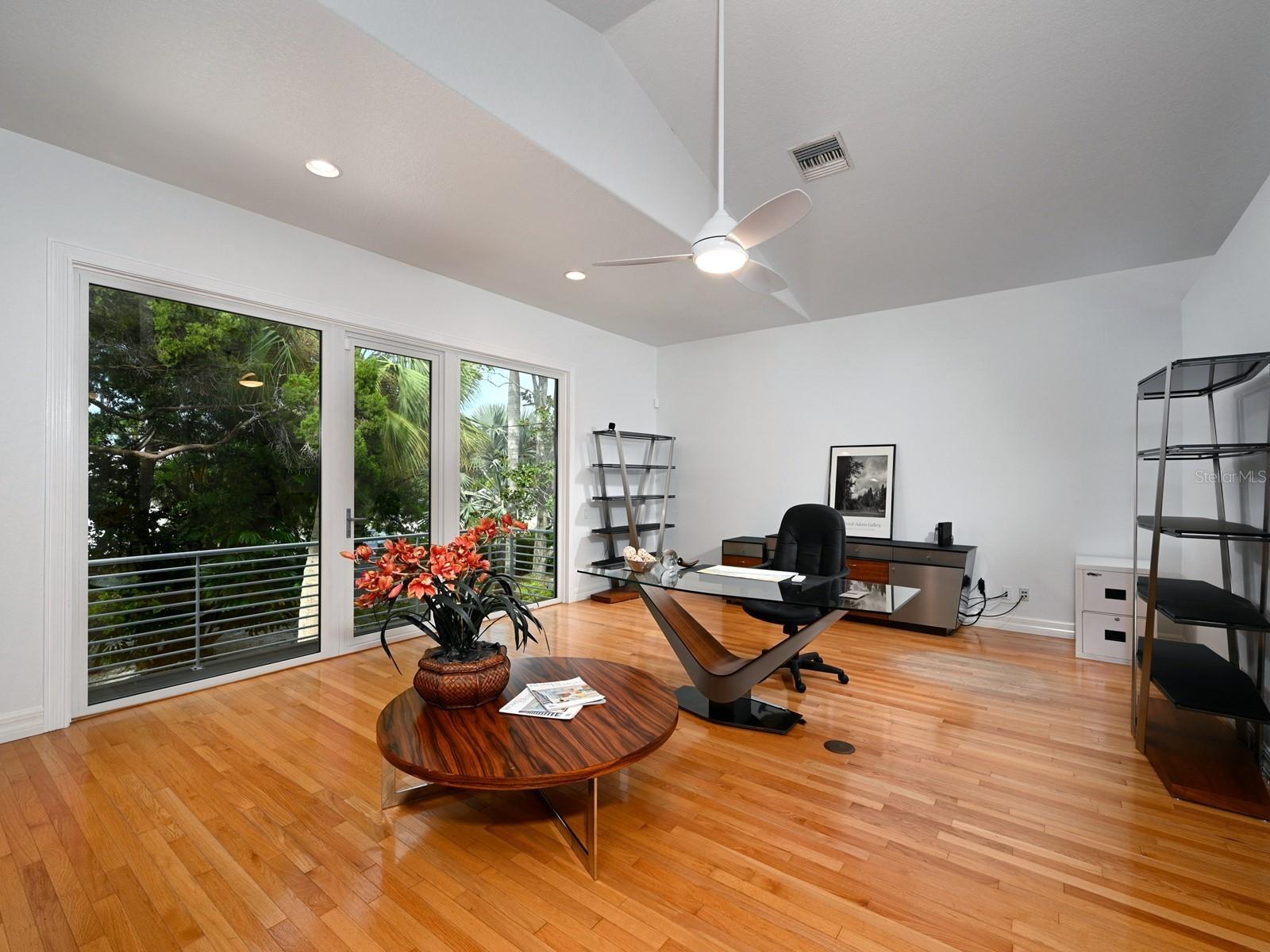 BAY ISLAND SHORES - Residential