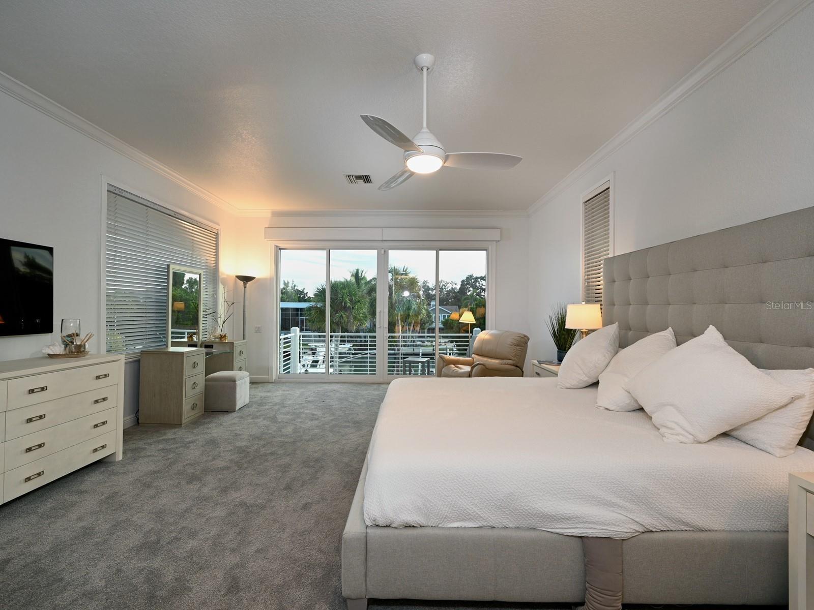 BAY ISLAND SHORES - Residential