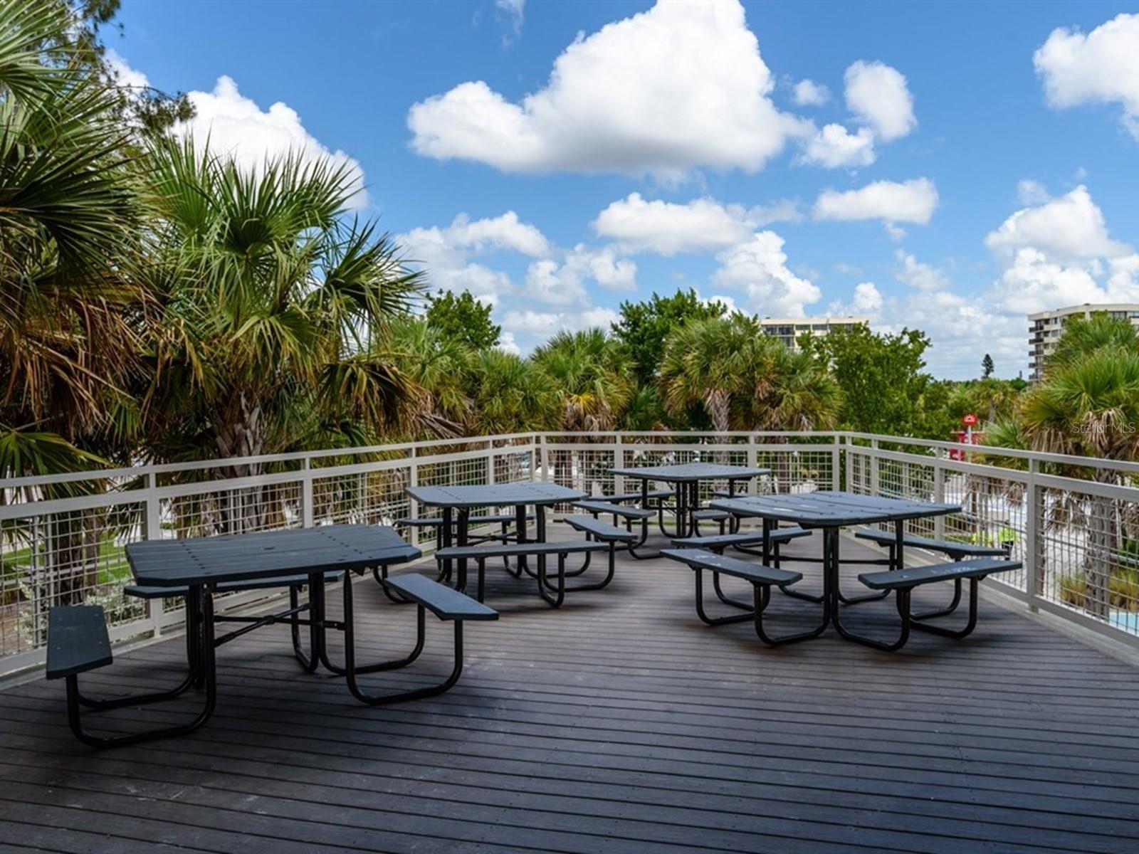 BAY ISLAND SHORES - Residential