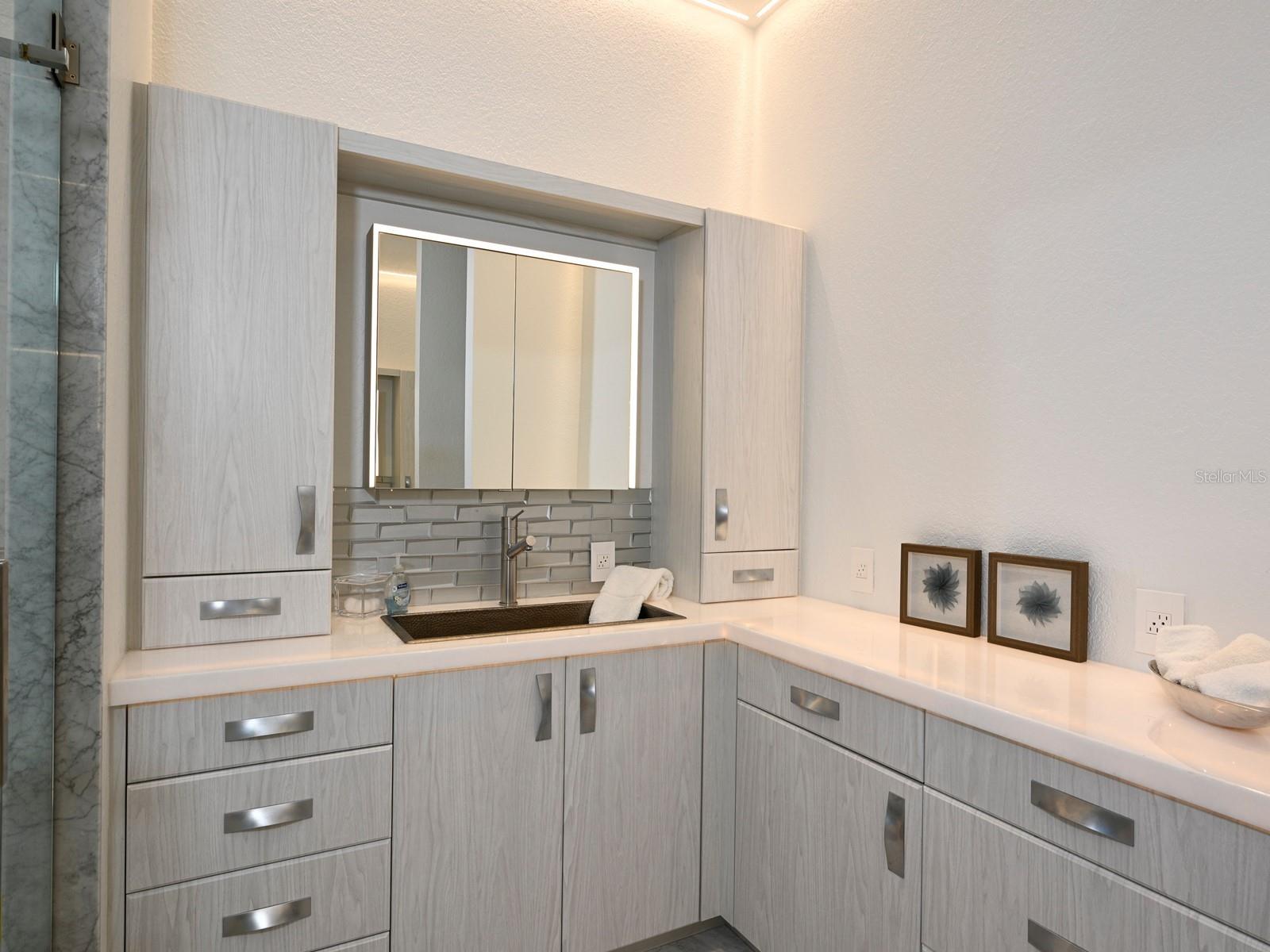 BAY ISLAND SHORES - Residential