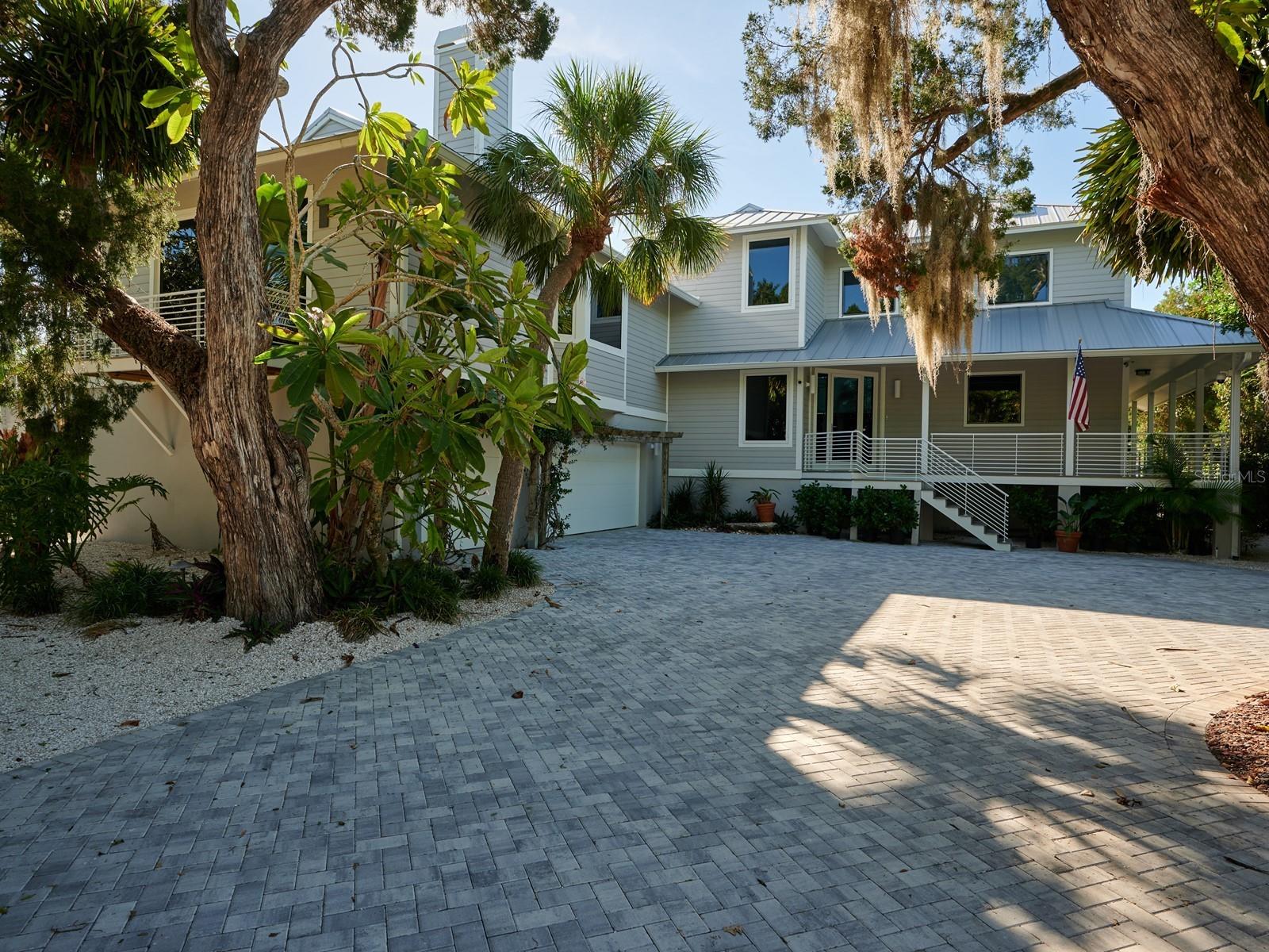 BAY ISLAND SHORES - Residential