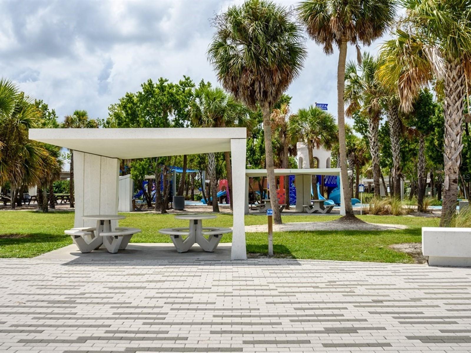 BAY ISLAND SHORES - Residential