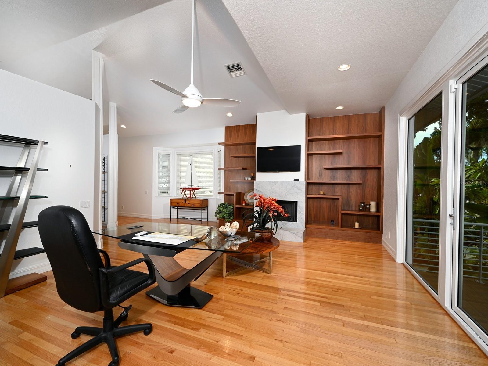 BAY ISLAND SHORES - Residential