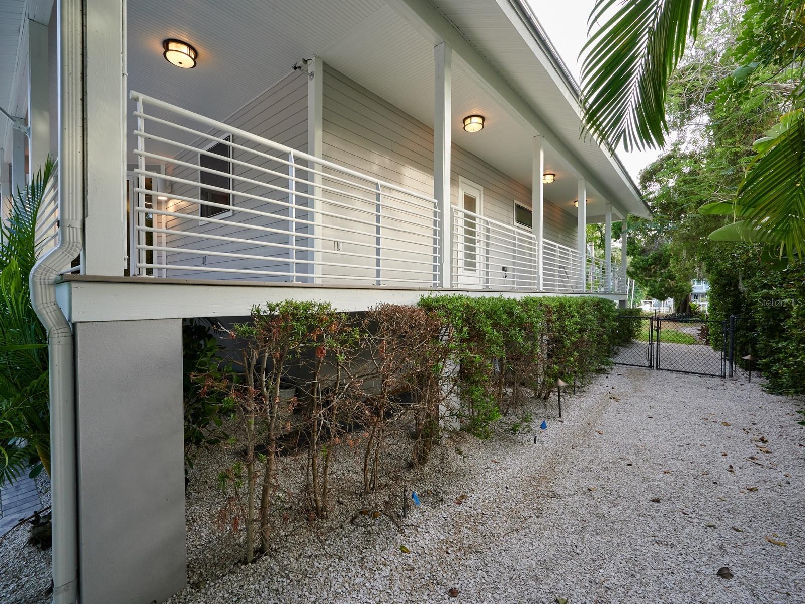 BAY ISLAND SHORES - Residential