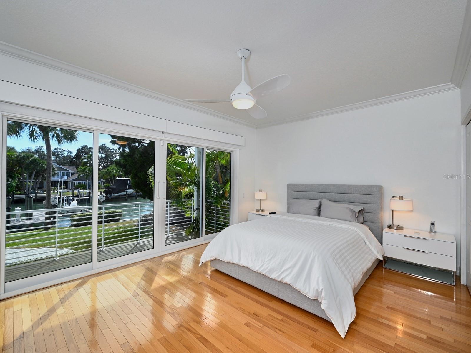 BAY ISLAND SHORES - Residential