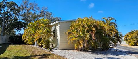 Photo of 140 Southwinds Drive, Sarasota, FL 34231 (MLS # A4683187)