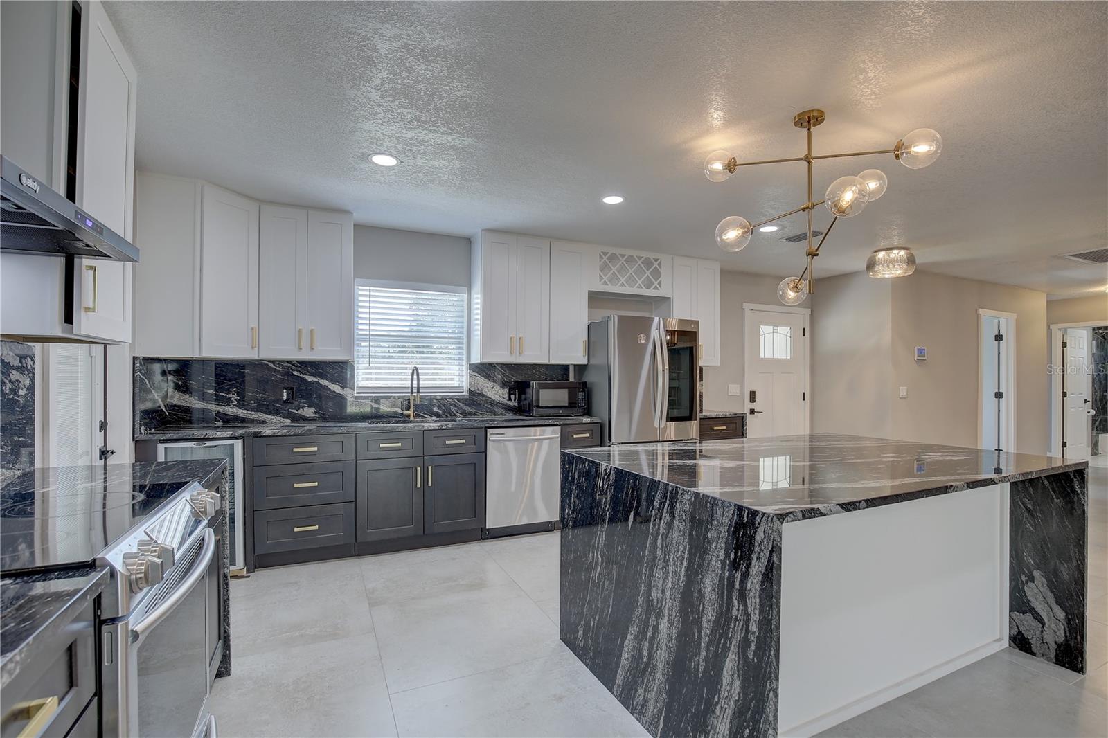 HIGHLAND HILL - Residential