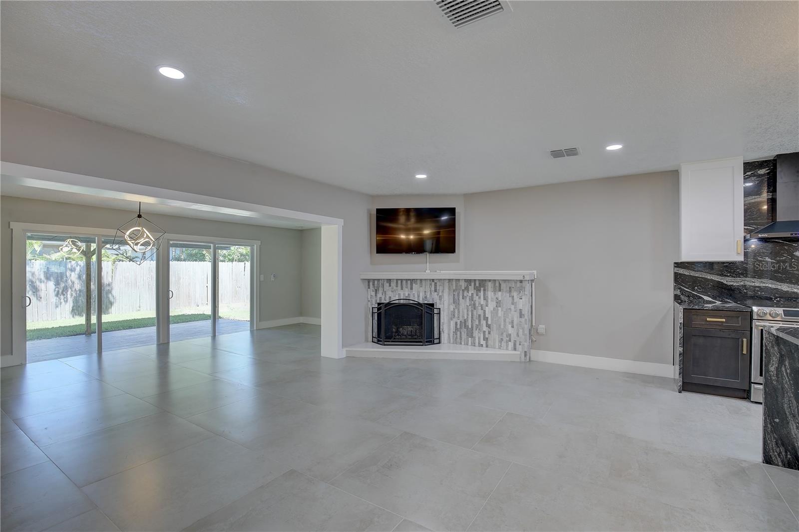 HIGHLAND HILL - Residential