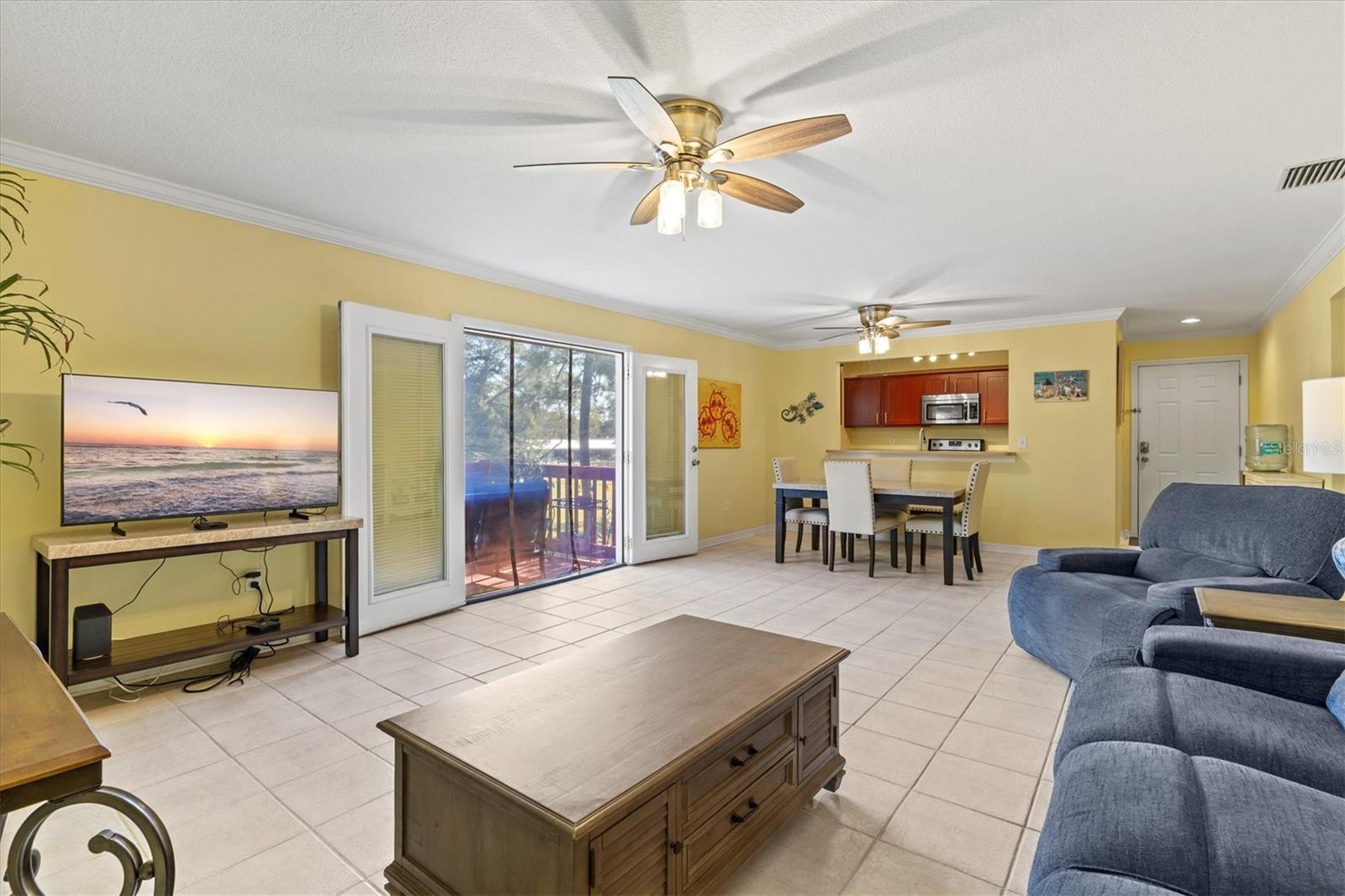 VISTAS ON BENEVA - Residential