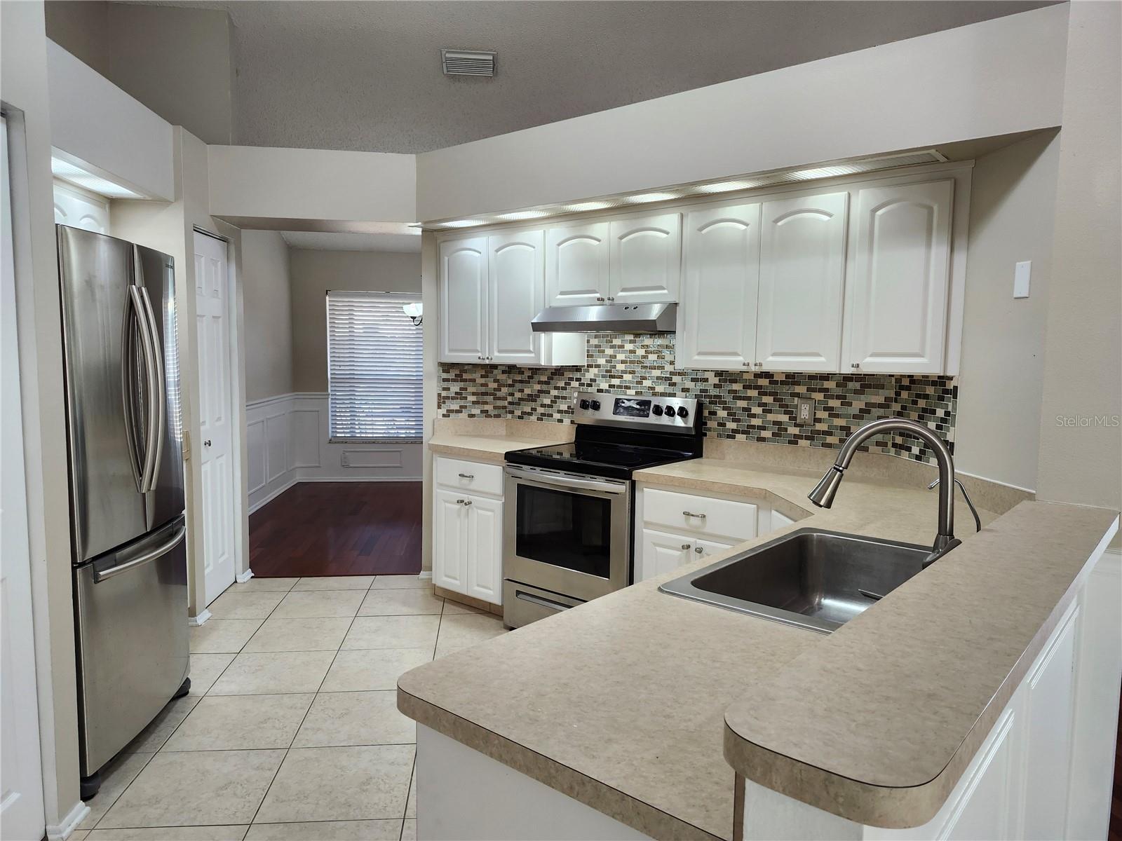 BECKETT BAY - Residential Lease