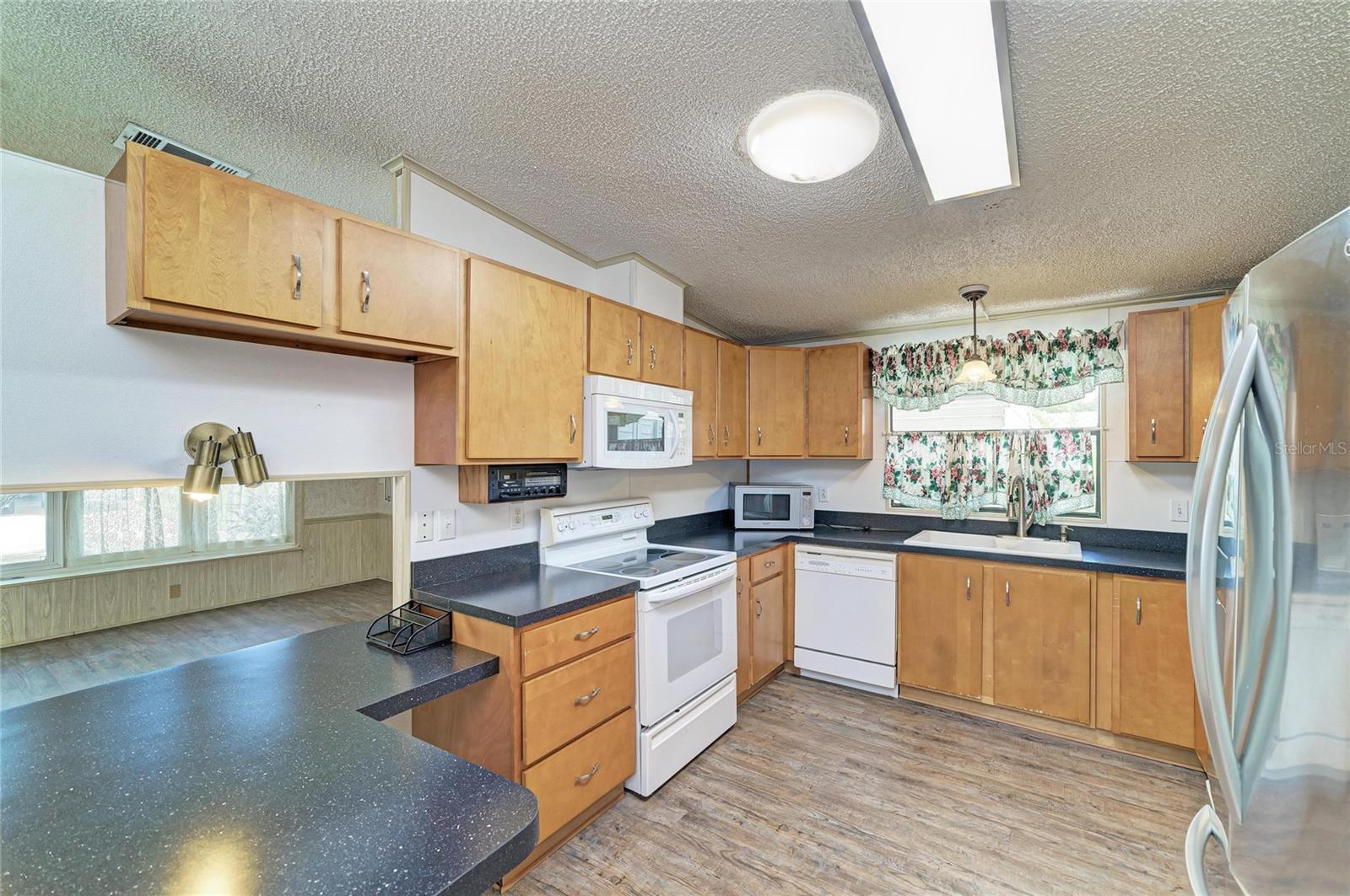 42 MEADOWLARK CIRCLE, ELLENTON, FL, 34222 4 42 MEADOWLARK CIRCLE