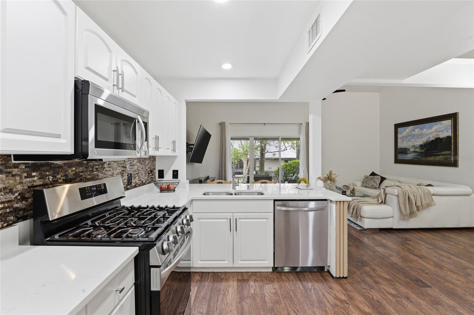 WOODS EDGE - Residential