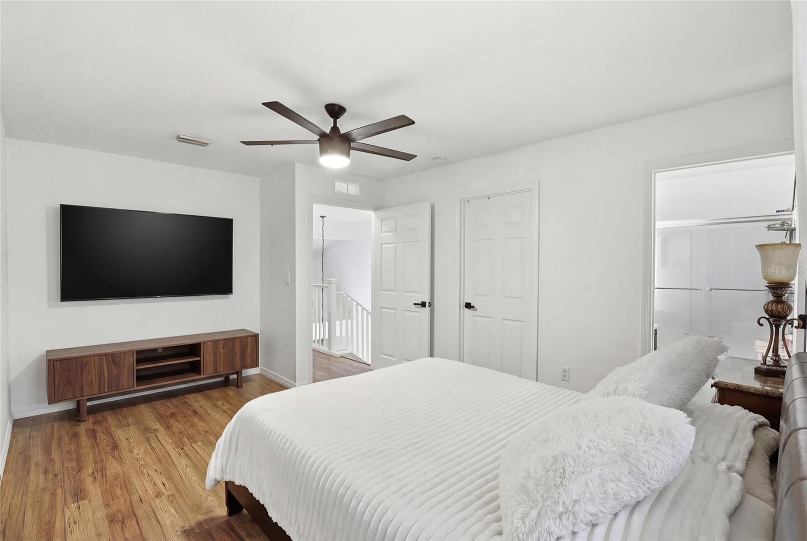 WOODS EDGE - Residential