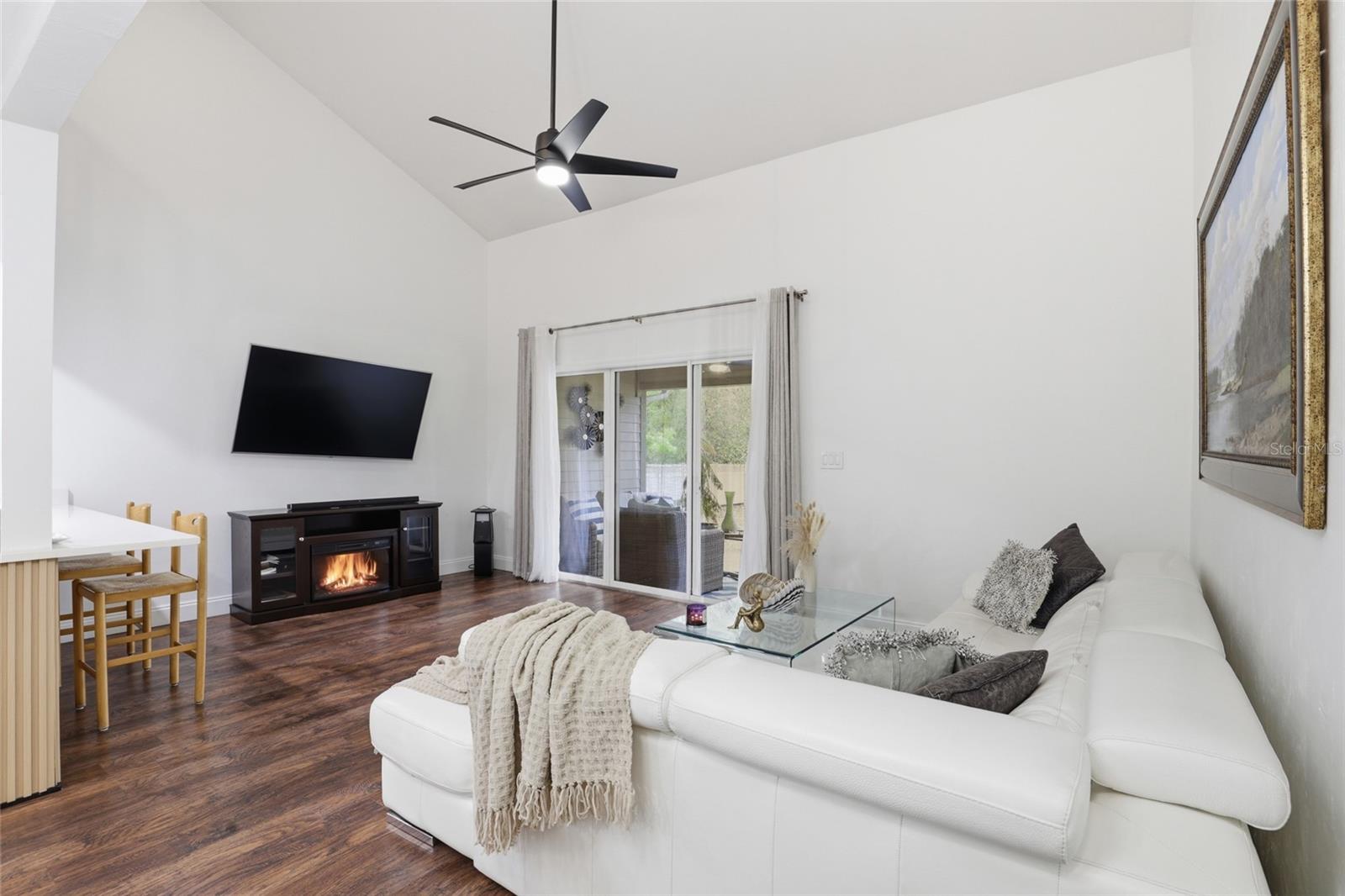 WOODS EDGE - Residential