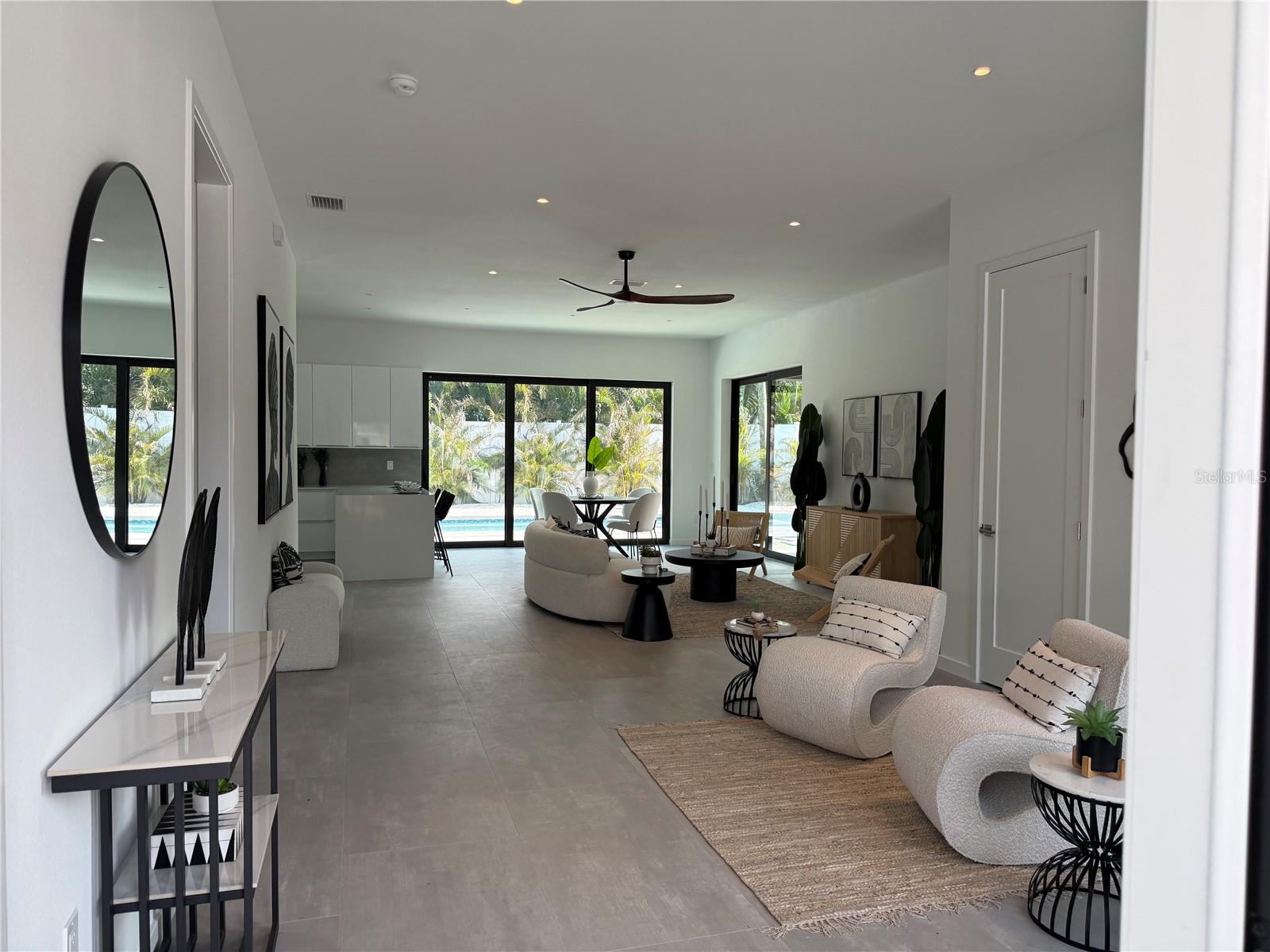 SOUTH GATE - Residential