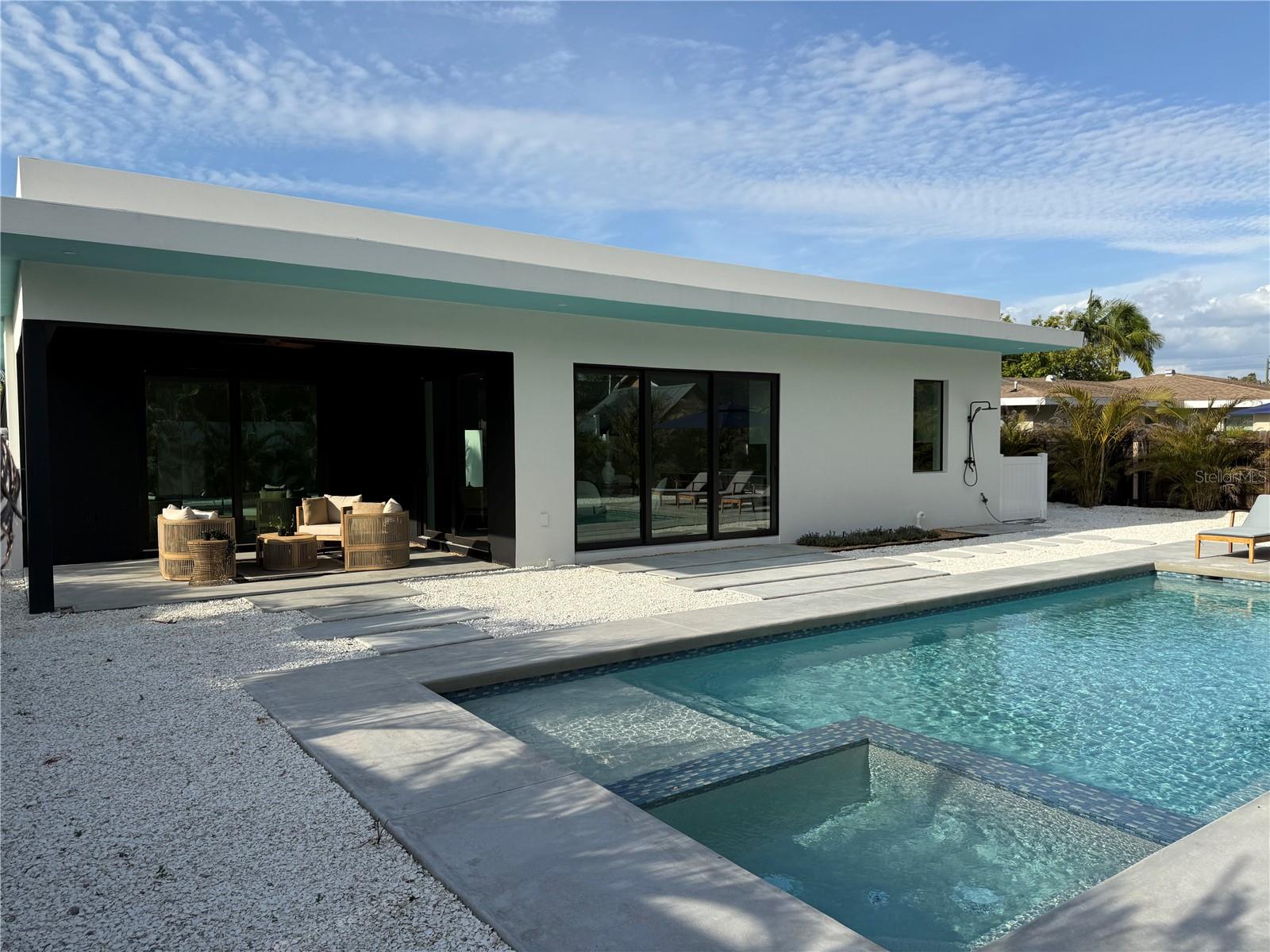 SOUTH GATE - Residential