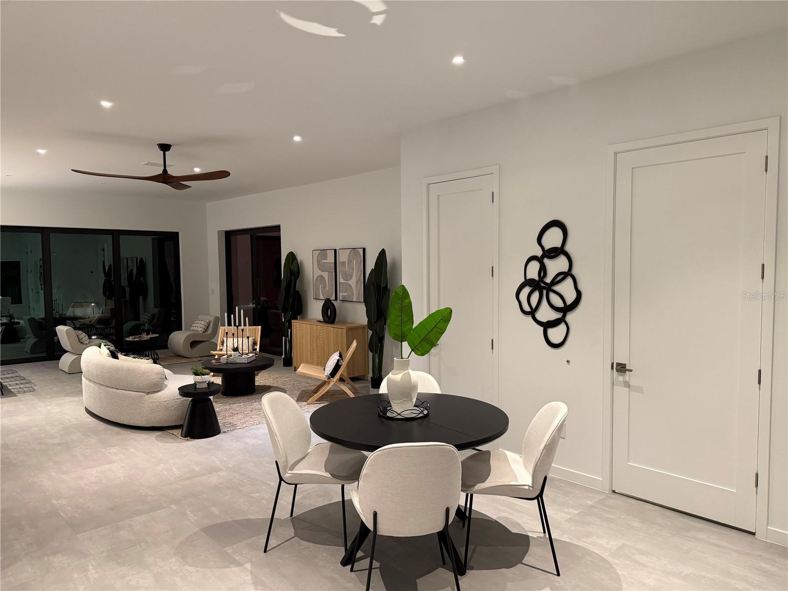 SOUTH GATE - Residential