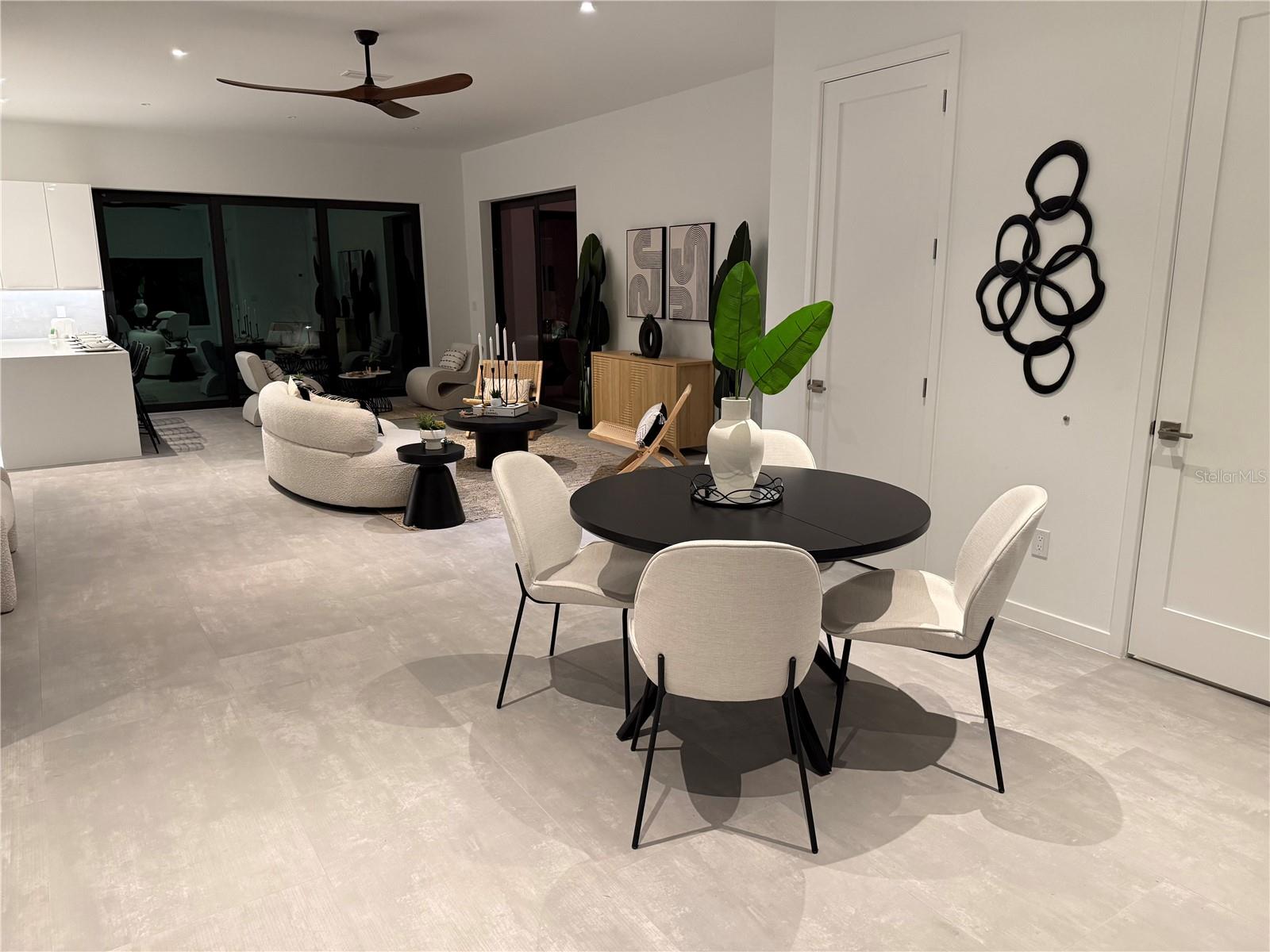 SOUTH GATE - Residential