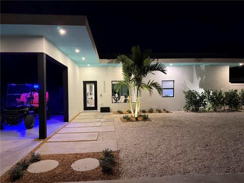 Photo of 2306 Valencia Drive, Sarasota, FL 34239 (MLS # A4691100)