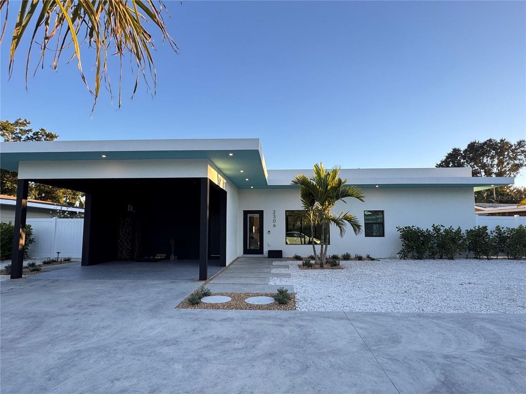 Photo of 2306 Valencia Drive, Sarasota, FL 34239 (MLS # A4691100)