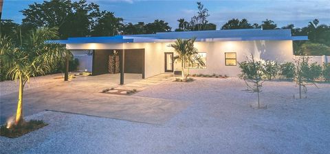 Photo of 2306 Valencia Drive, Sarasota, FL 34239 (MLS # A4691100)