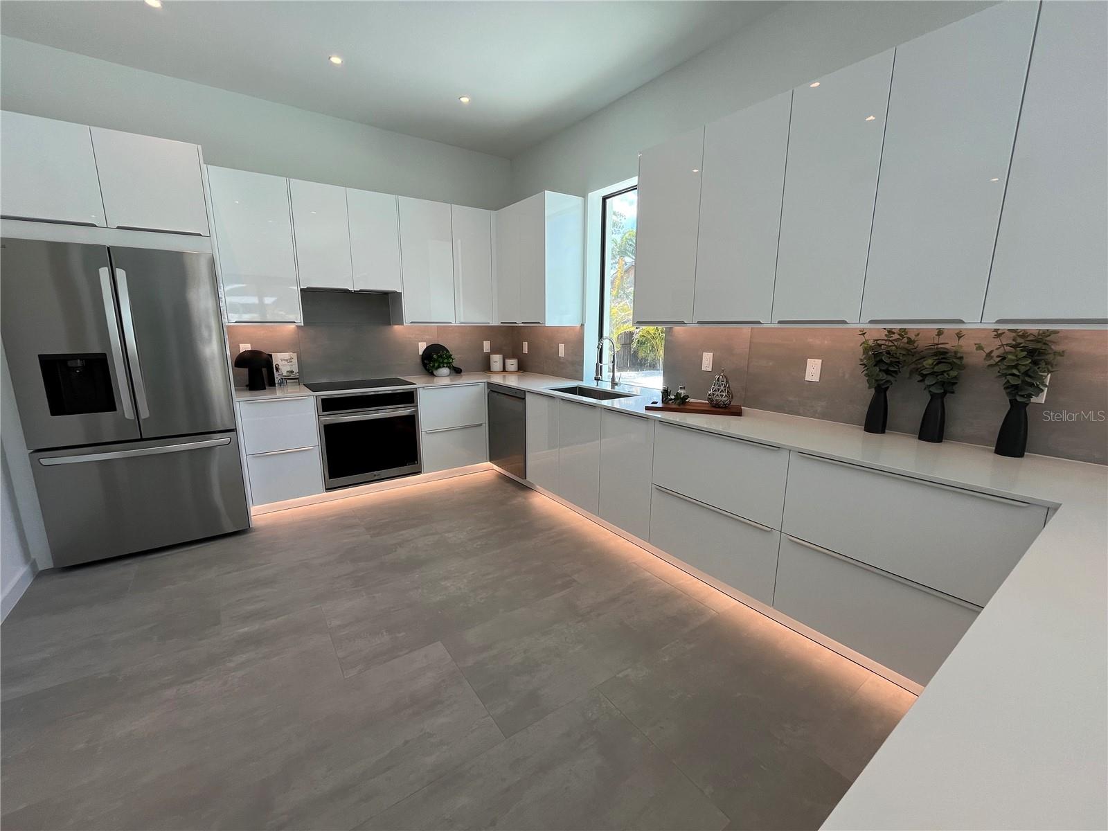 SOUTH GATE - Residential