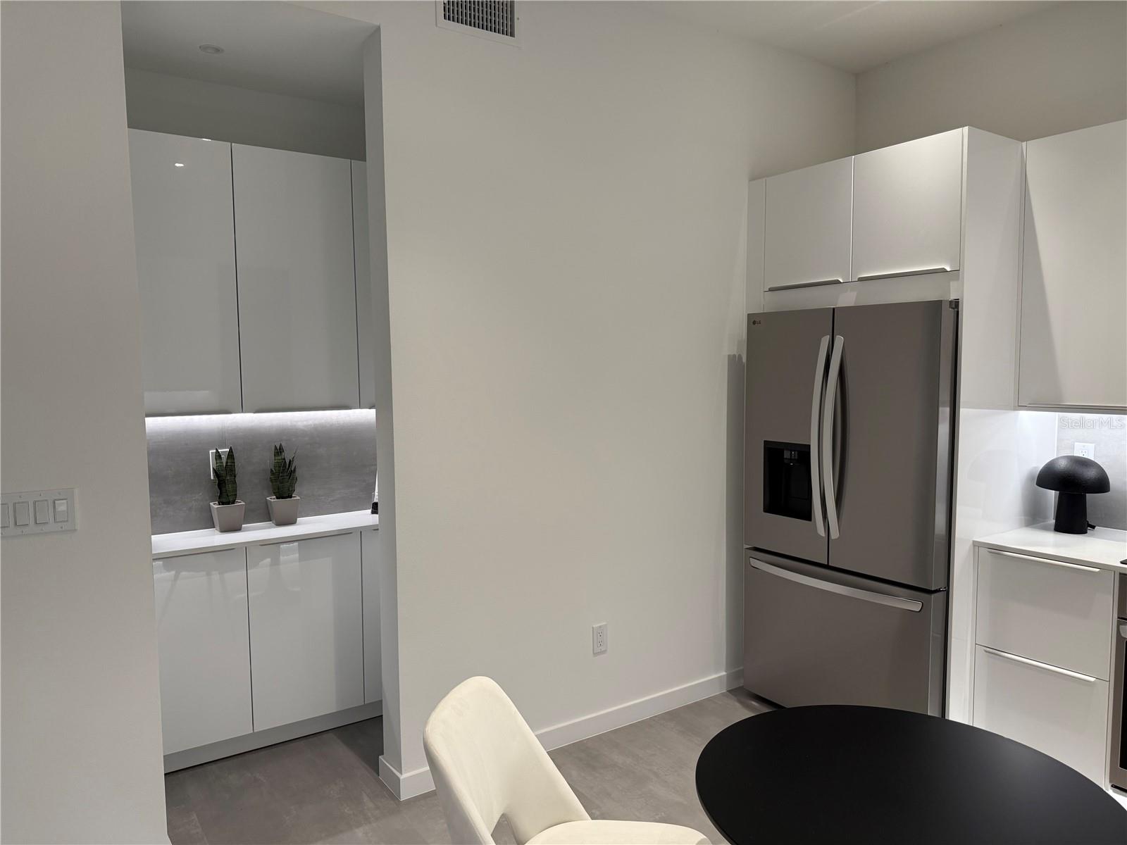 SOUTH GATE - Residential