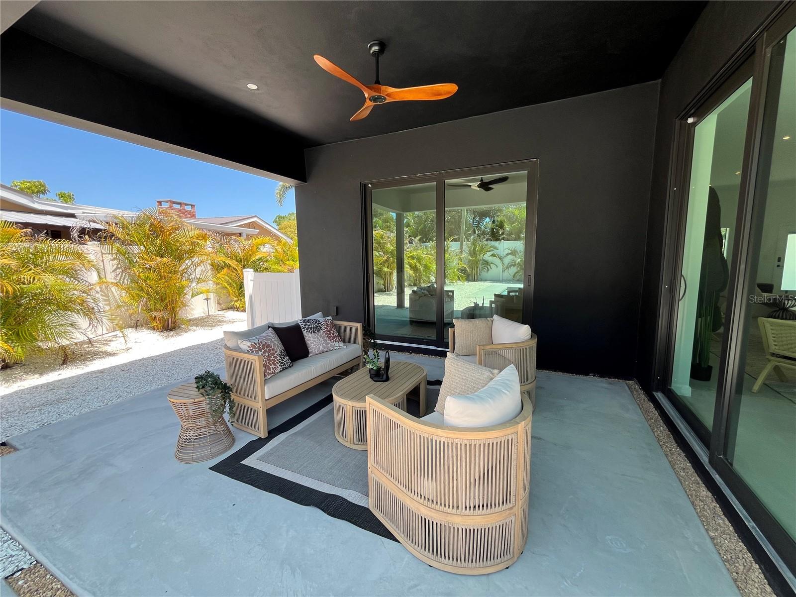 SOUTH GATE - Residential