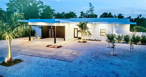 Photo of 2306 Valencia Drive, Sarasota, FL 34239 (MLS # A4691100)