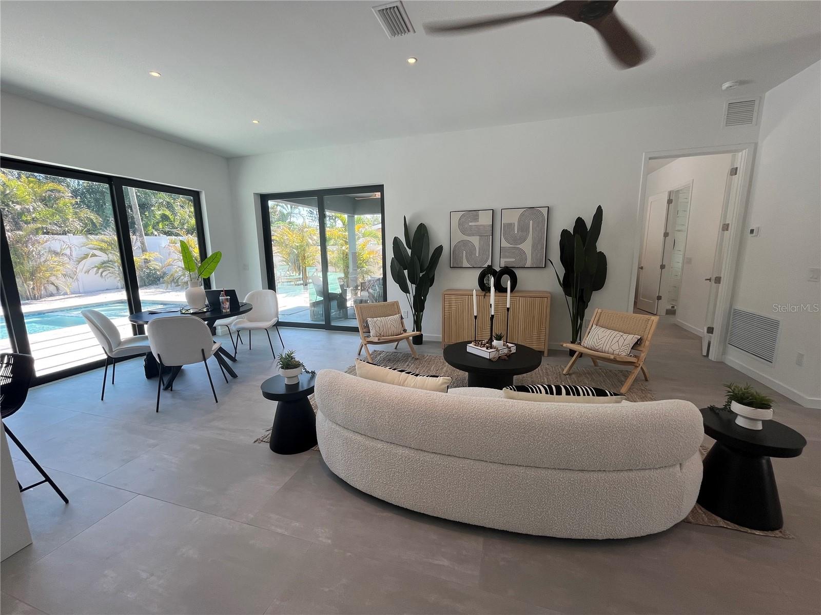 SOUTH GATE - Residential