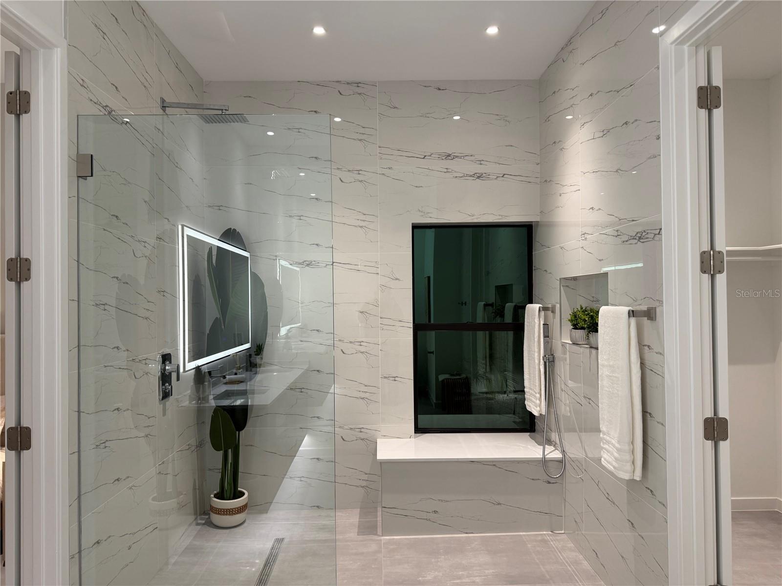 SOUTH GATE - Residential