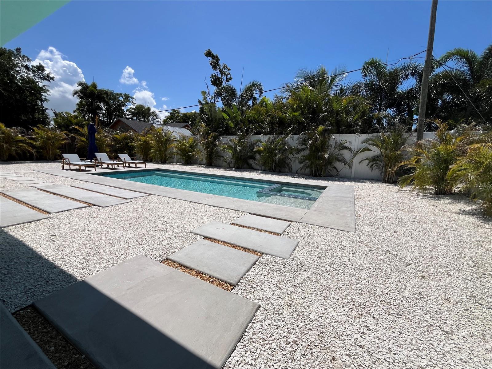 SOUTH GATE - Residential
