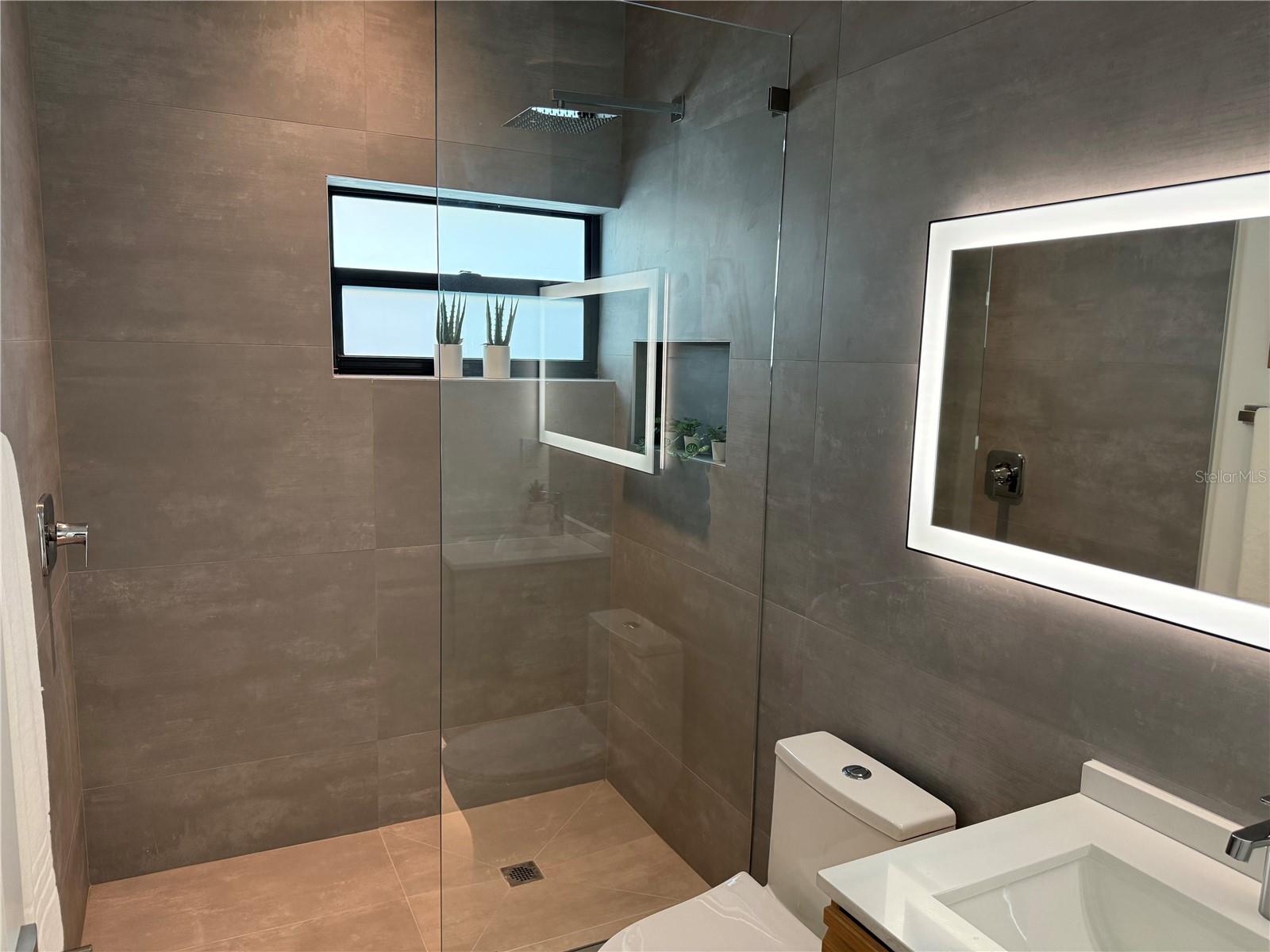 SOUTH GATE - Residential