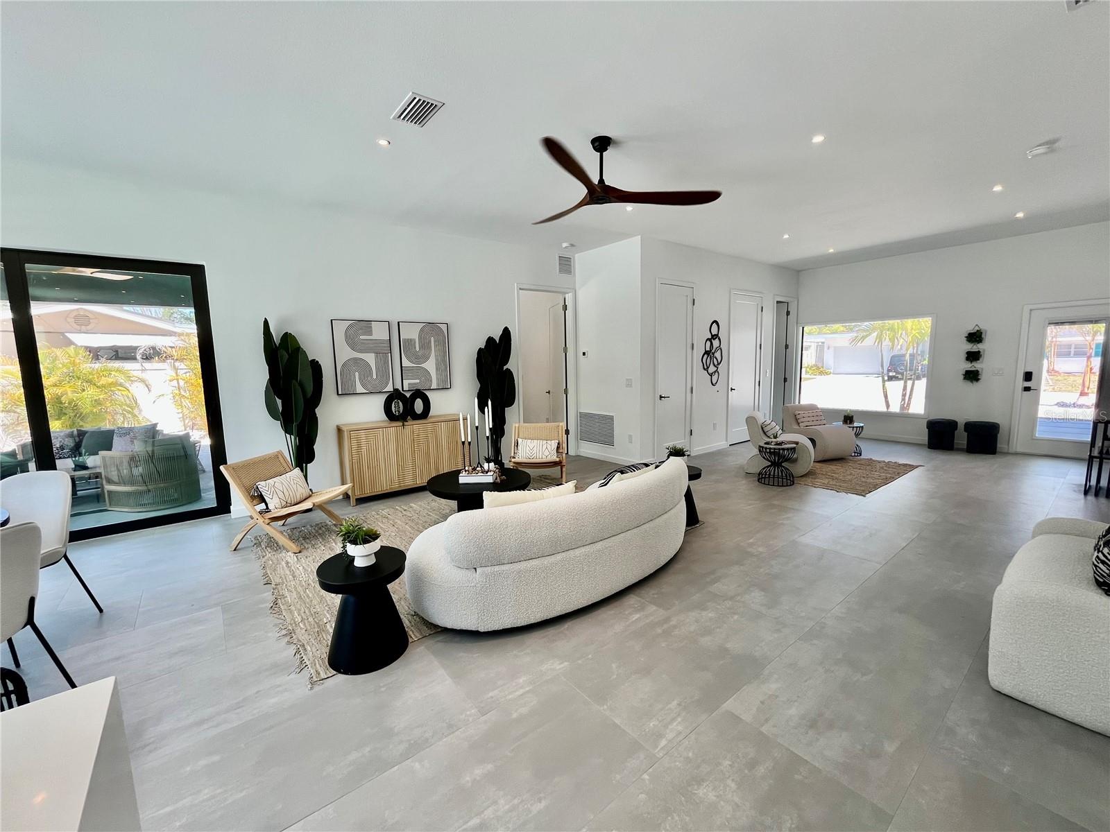 SOUTH GATE - Residential