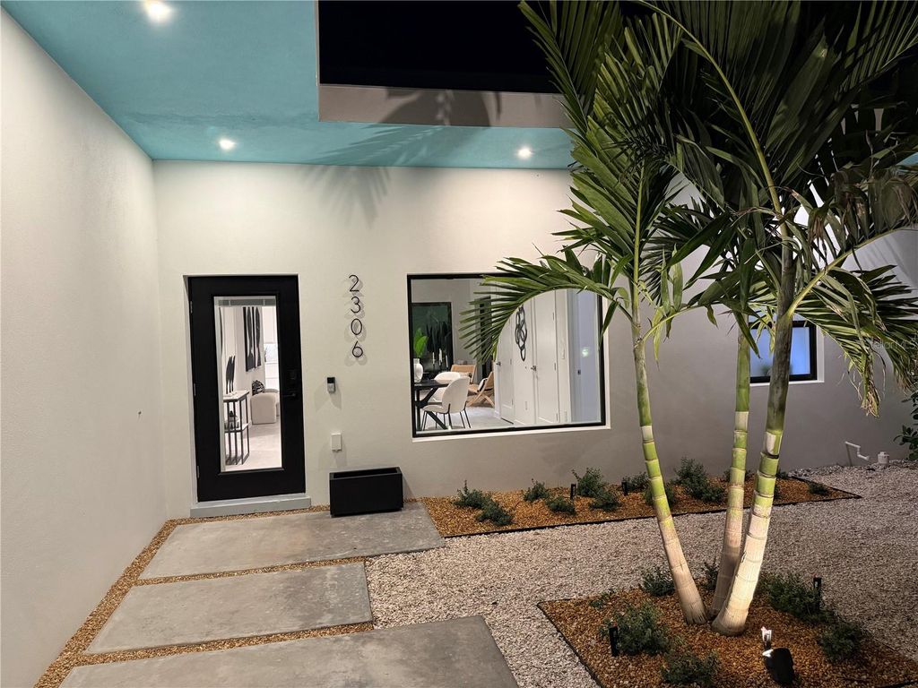 Photo of 2306 Valencia Drive, Sarasota, FL 34239 (MLS # A4691100)